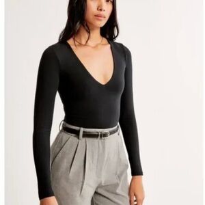 Abercrombie & Fitch Long Sleeve Cotton Blend Seamless V Neck  Bodysuit